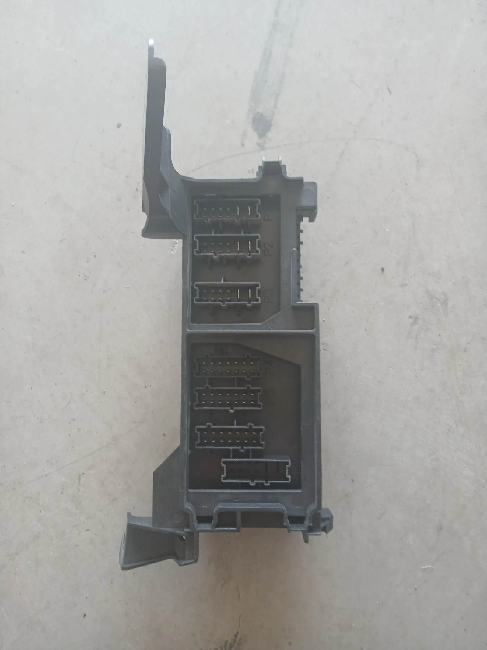 А16443402372 кутия за предпазители Mercedes ML 164, снимка 3 - Части - 54868593