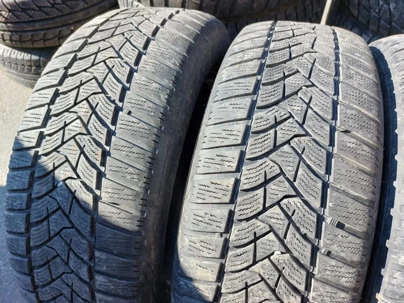 Гуми Зимни 205/60R16, снимка 2 - Гуми и джанти - 35982005