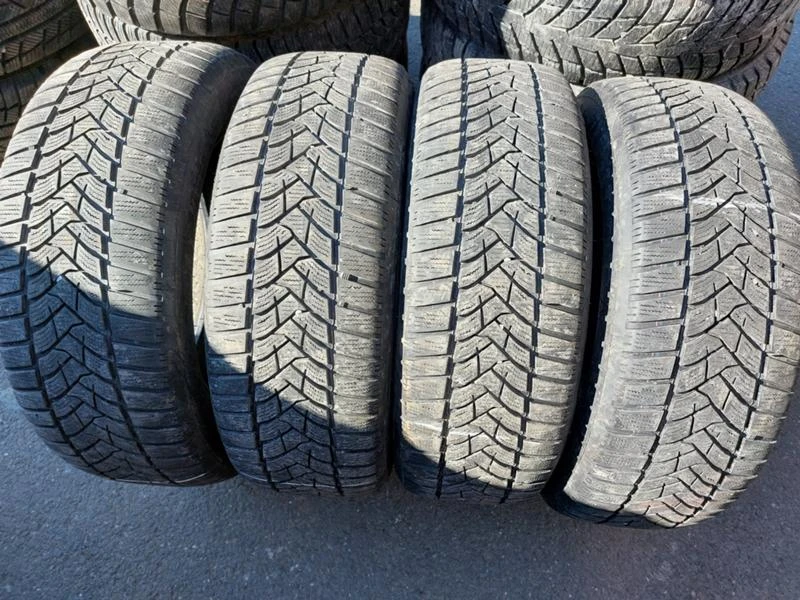 Гуми Зимни 205/60R16, снимка 1 - Гуми и джанти - 35982005