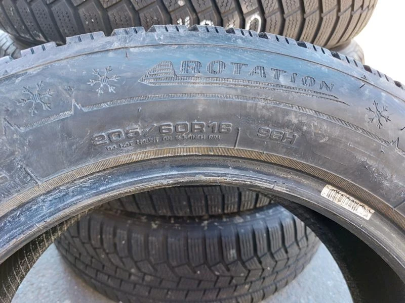 Гуми Зимни 205/60R16, снимка 6 - Гуми и джанти - 35982005