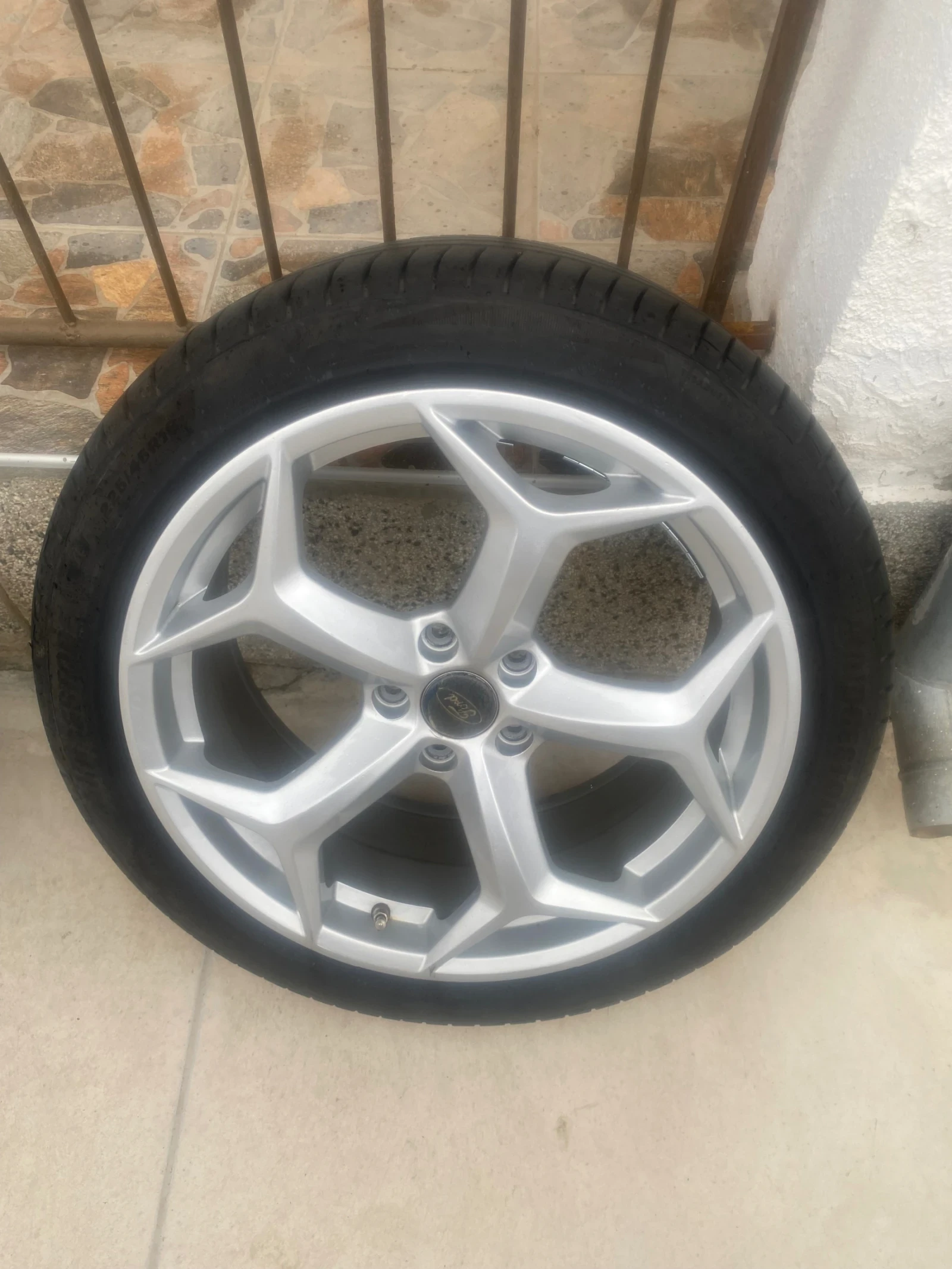 Гуми с джанти Bridgestone 225/45R18, снимка 5 - Гуми и джанти - 54651120