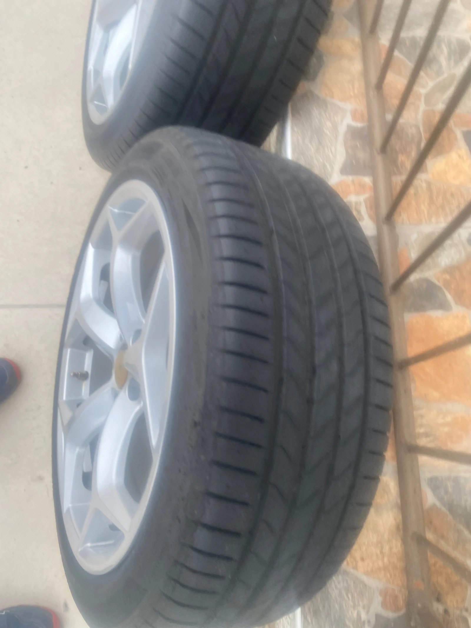 Гуми с джанти Bridgestone 225/45R18, снимка 6 - Гуми и джанти - 54651120