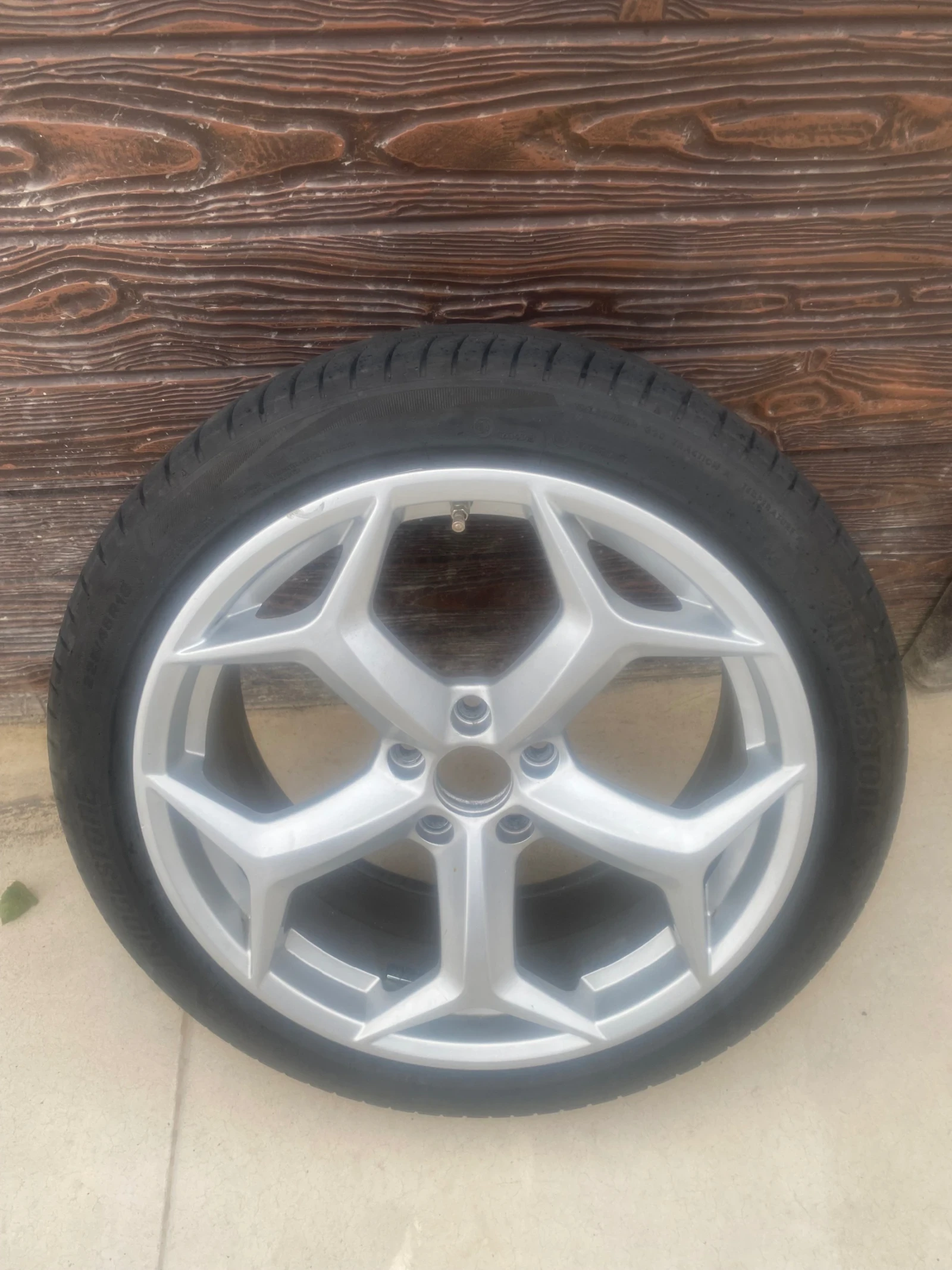 Гуми с джанти Bridgestone 225/45R18