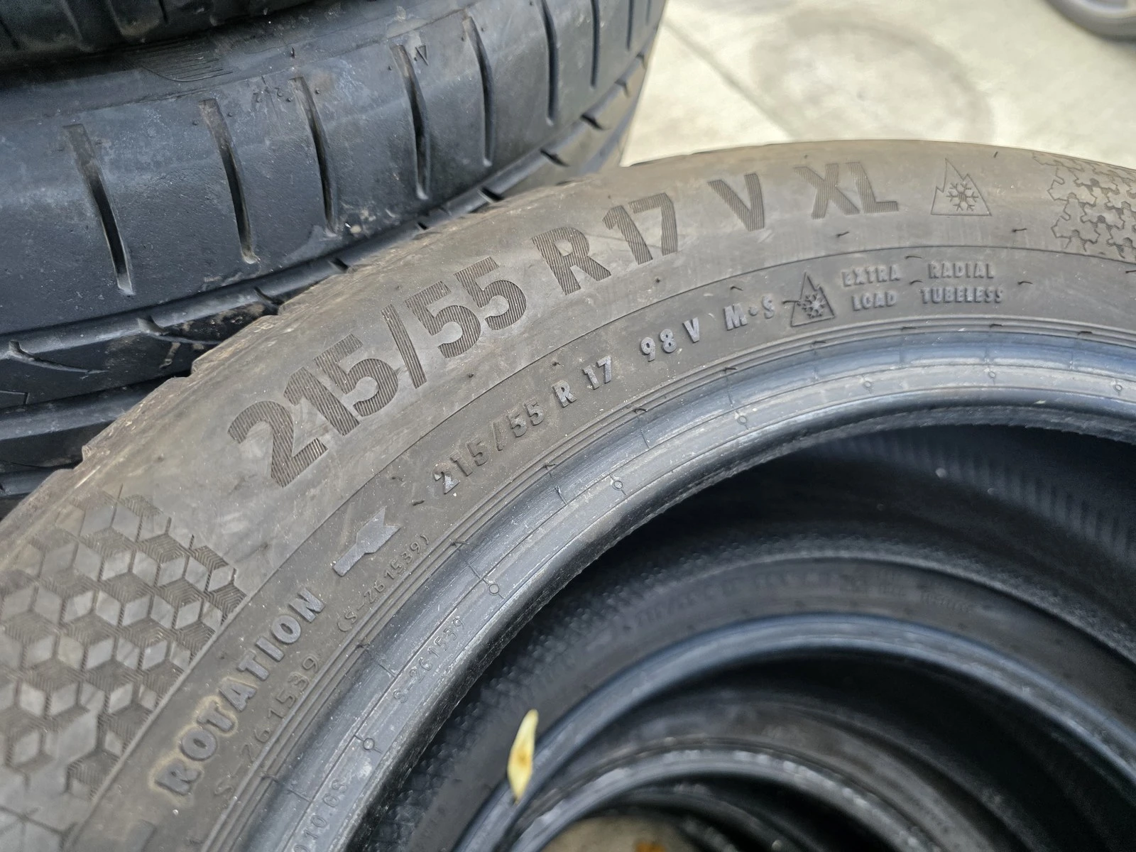 Гуми Зимни 215/55R17, снимка 5 - Гуми и джанти - 56725742