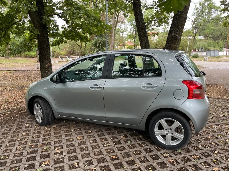 Toyota Yaris 1.3, снимка 4 - Автомобили и джипове - 47249348