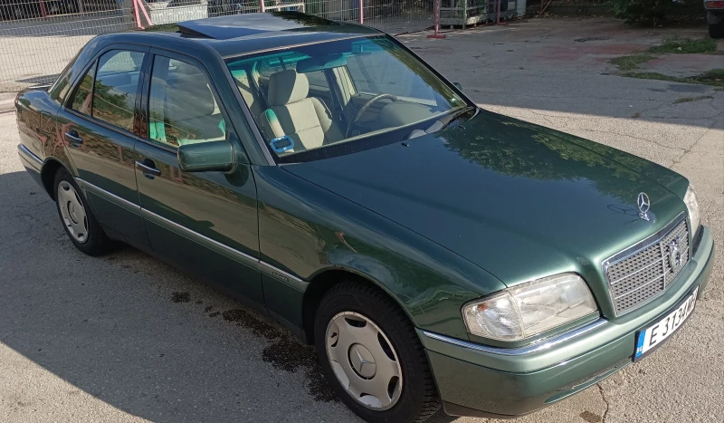 Mercedes-Benz C 180, снимка 3 - Автомобили и джипове - 47413097