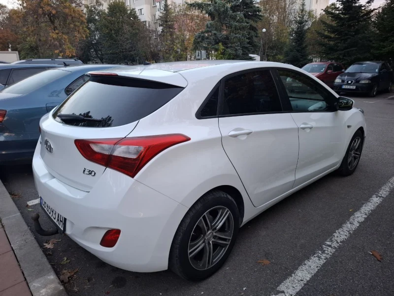 Hyundai I30 Алуминиеви джанти 16, оригинален теглич, фолио  Ll, снимка 4 - Автомобили и джипове - 47627412