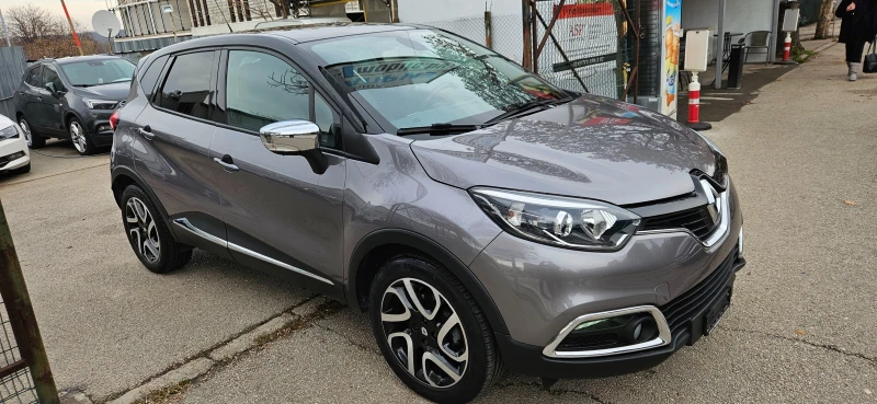 Renault Captur Navy, kamera , снимка 3 - Автомобили и джипове - 48444094