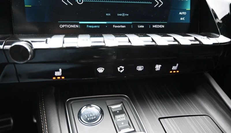 Peugeot 508 PHEV/225HP/GT/ACC/PANO/FOCAL/MASSAGE/AMBI/CAM/336v, снимка 16 - Автомобили и джипове - 50098329