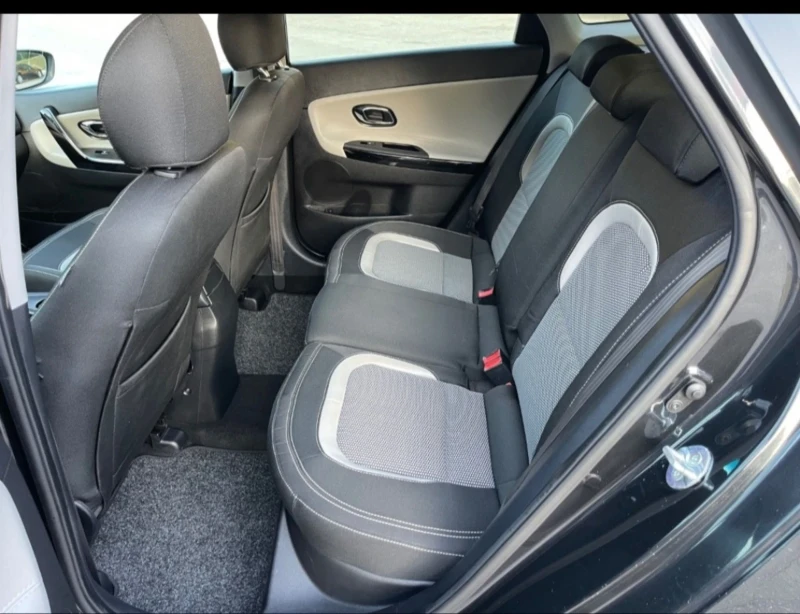 Kia Ceed  1.6CRDI* HighTec, снимка 8 - Автомобили и джипове - 51425415