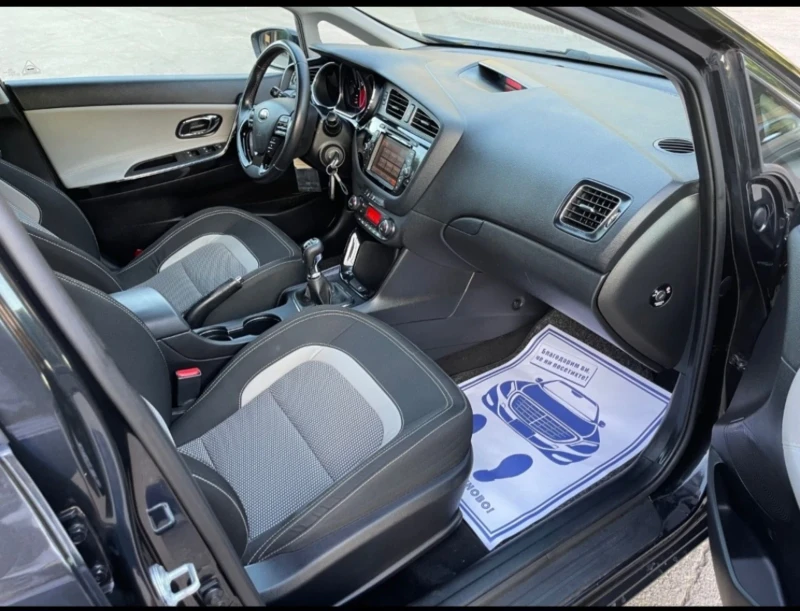 Kia Ceed  1.6CRDI* HighTec, снимка 9 - Автомобили и джипове - 51425415