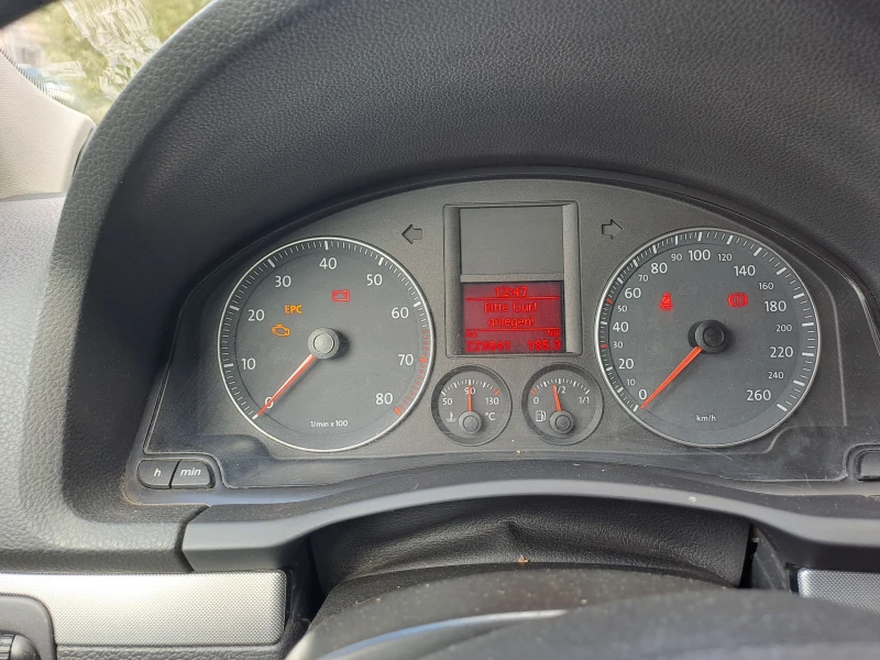 VW Golf, снимка 14 - Автомобили и джипове - 52093739