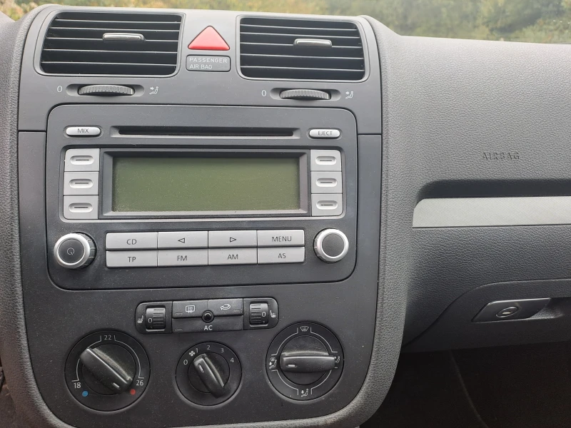 VW Golf, снимка 7 - Автомобили и джипове - 52093739