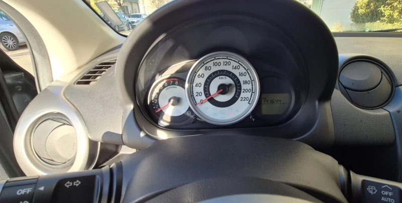 Mazda 2, снимка 5 - Автомобили и джипове - 52501739