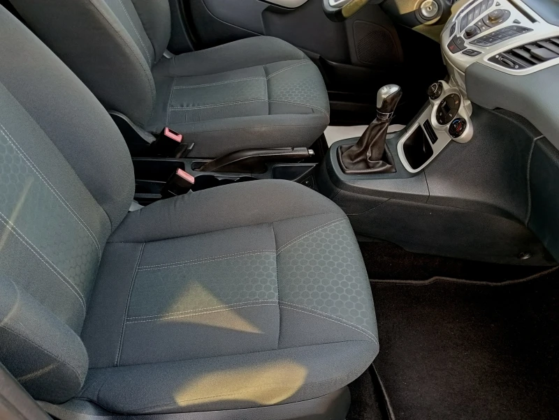 Ford Fiesta 1.6TDCI TITANIUM, снимка 10 - Автомобили и джипове - 52645239