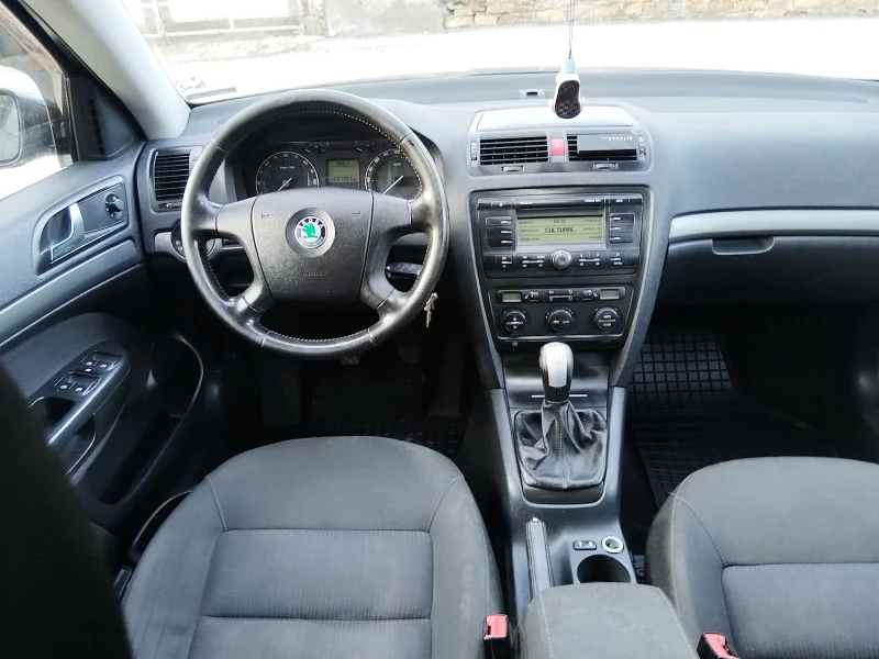 Skoda Octavia 1.9 TDI 105 4x4, снимка 8 - Автомобили и джипове - 52734070