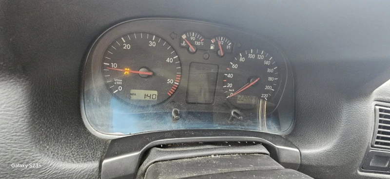 VW Golf 4, снимка 8 - Автомобили и джипове - 52739584