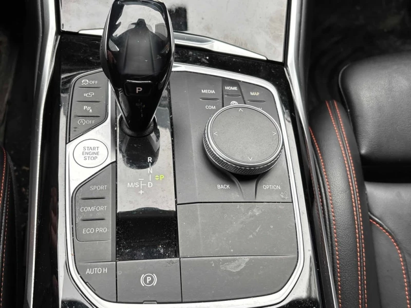 BMW 330 * 330i xDrive * CARFAX * БЕЗ ПЪРВОНАЧАЛНА ВНОСКА, снимка 12 - Автомобили и джипове - 53102496