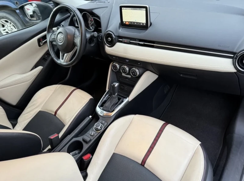 Mazda 2 White Edition , снимка 15 - Автомобили и джипове - 53118260