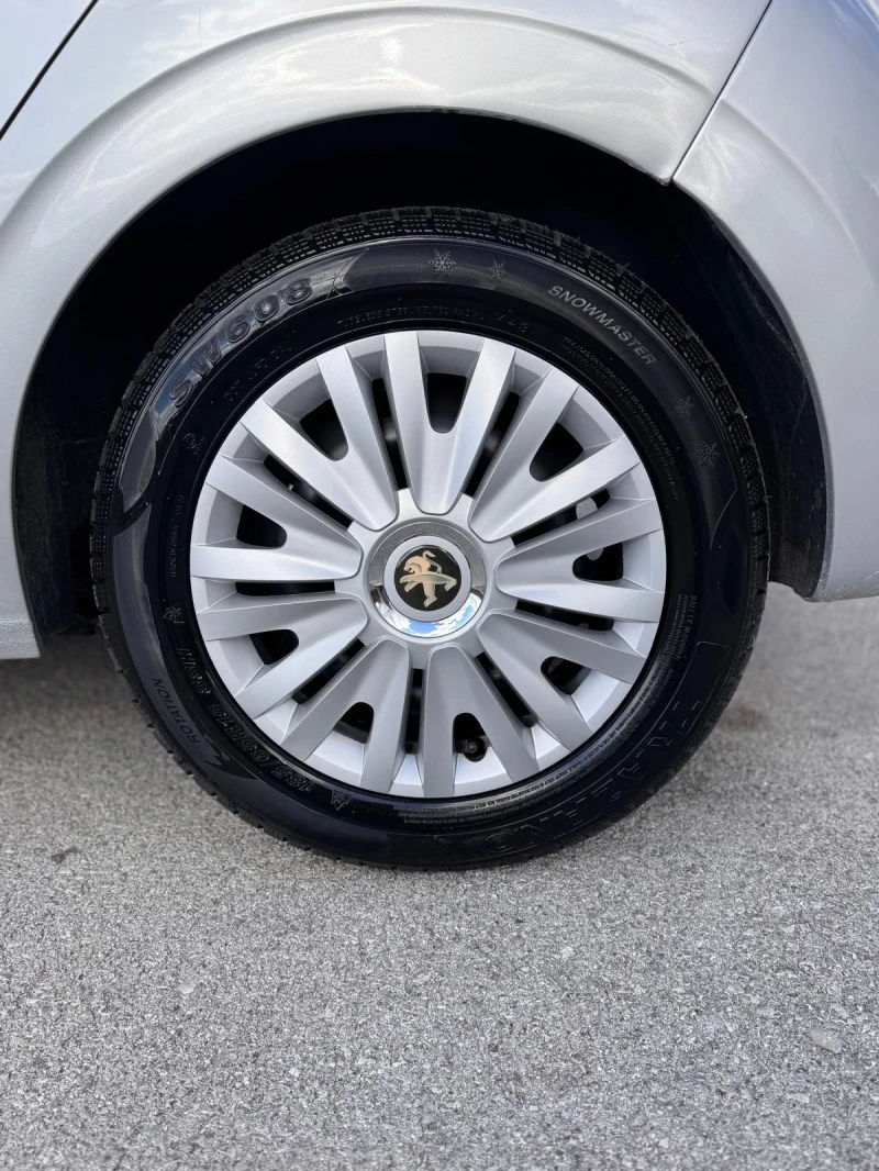 Peugeot 208 1.2 i , снимка 13 - Автомобили и джипове - 53138727