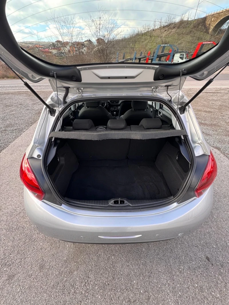 Peugeot 208 1.2 i , снимка 12 - Автомобили и джипове - 53138727