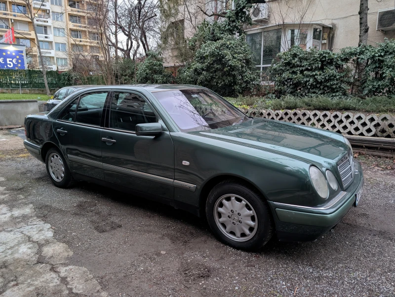 Mercedes-Benz E 290 Elegance, снимка 3 - Автомобили и джипове - 53397400