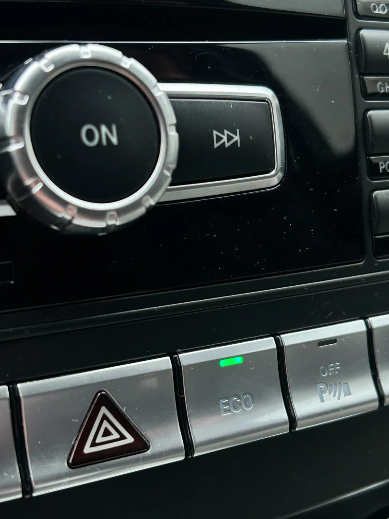 Mercedes-Benz C 220, снимка 15 - Автомобили и джипове - 53436987