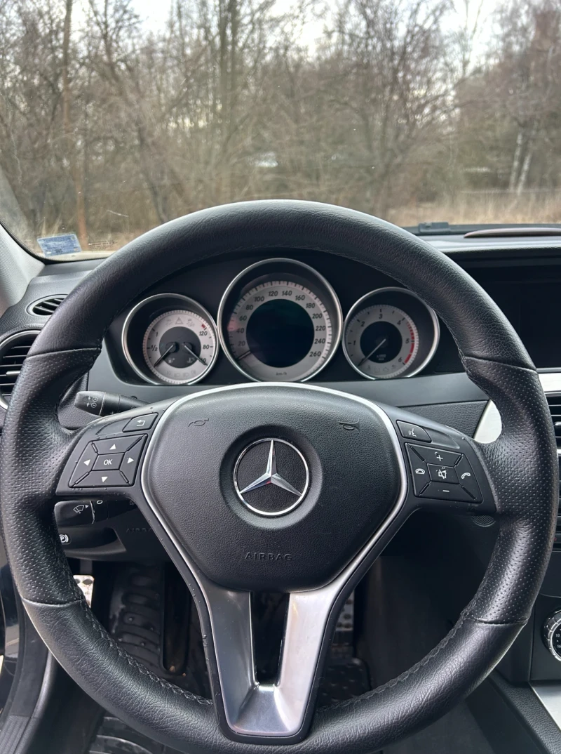 Mercedes-Benz C 220, снимка 13 - Автомобили и джипове - 53436987