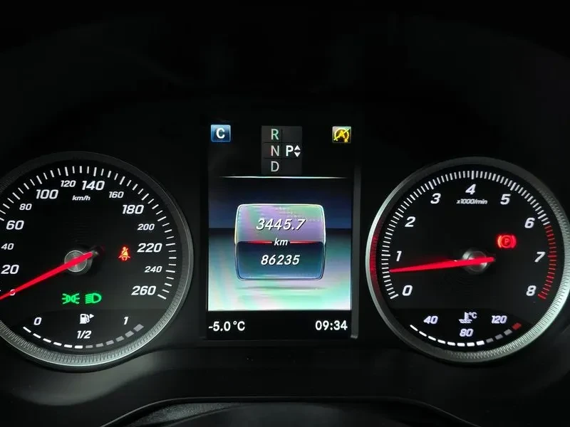 Mercedes-Benz C 200  - изображение 8