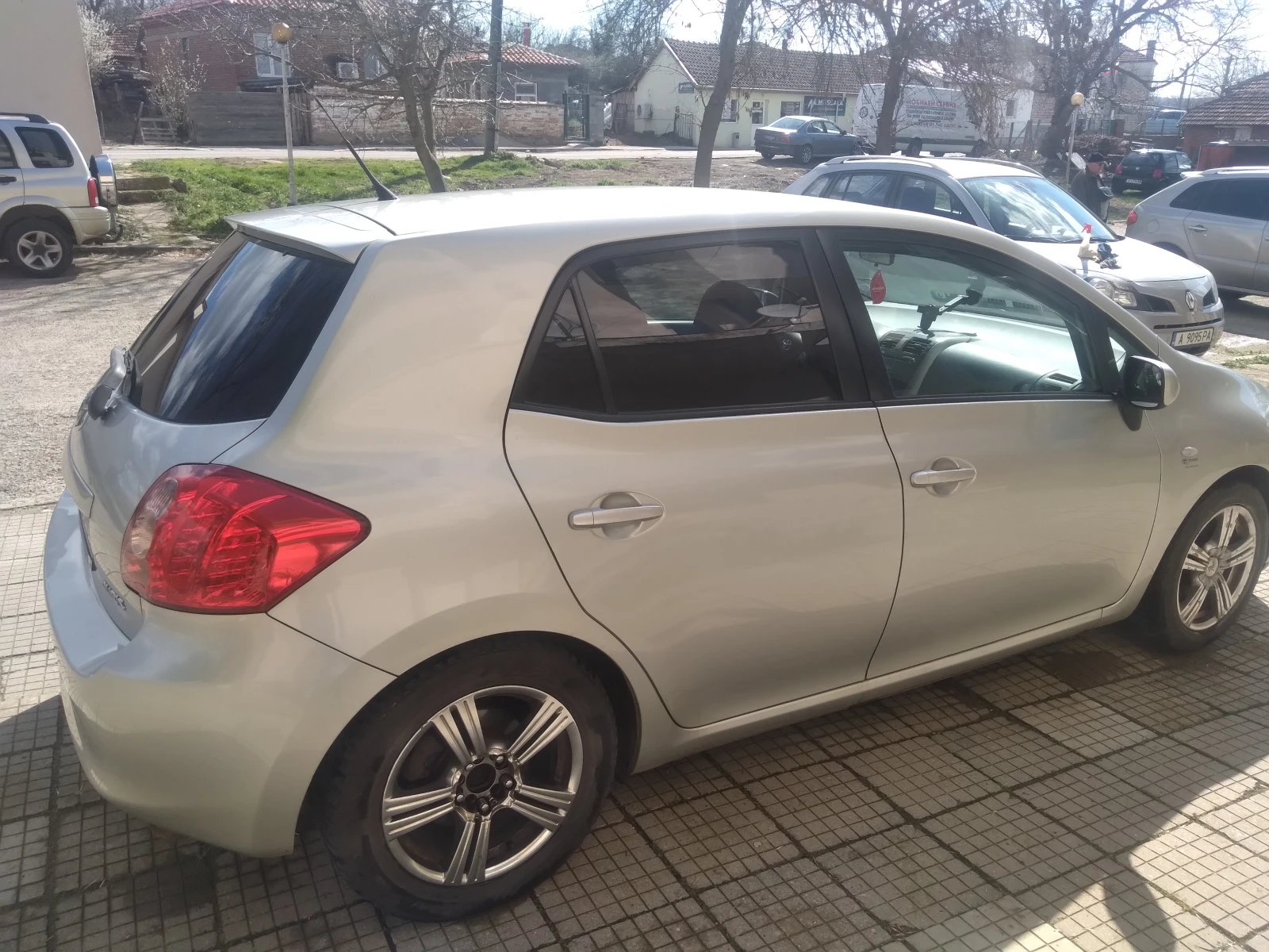 Toyota Auris  - изображение 4