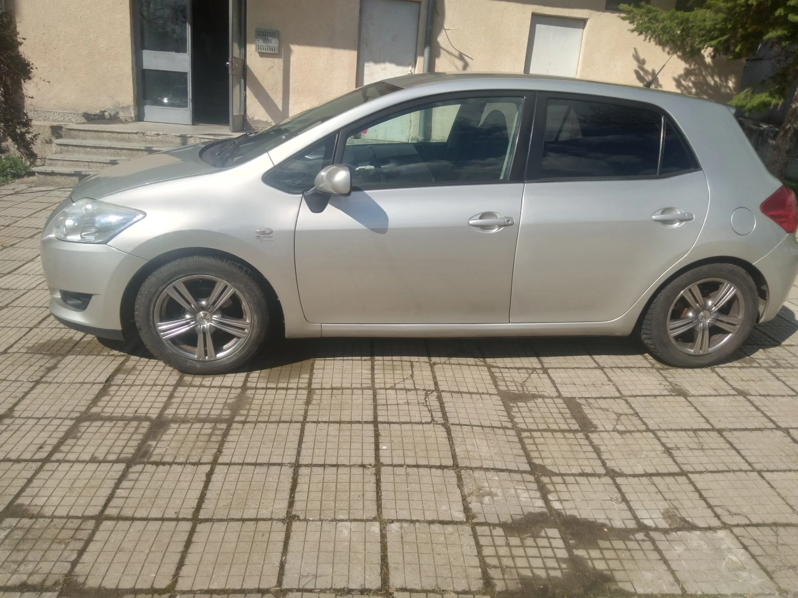 Toyota Auris  - изображение 2