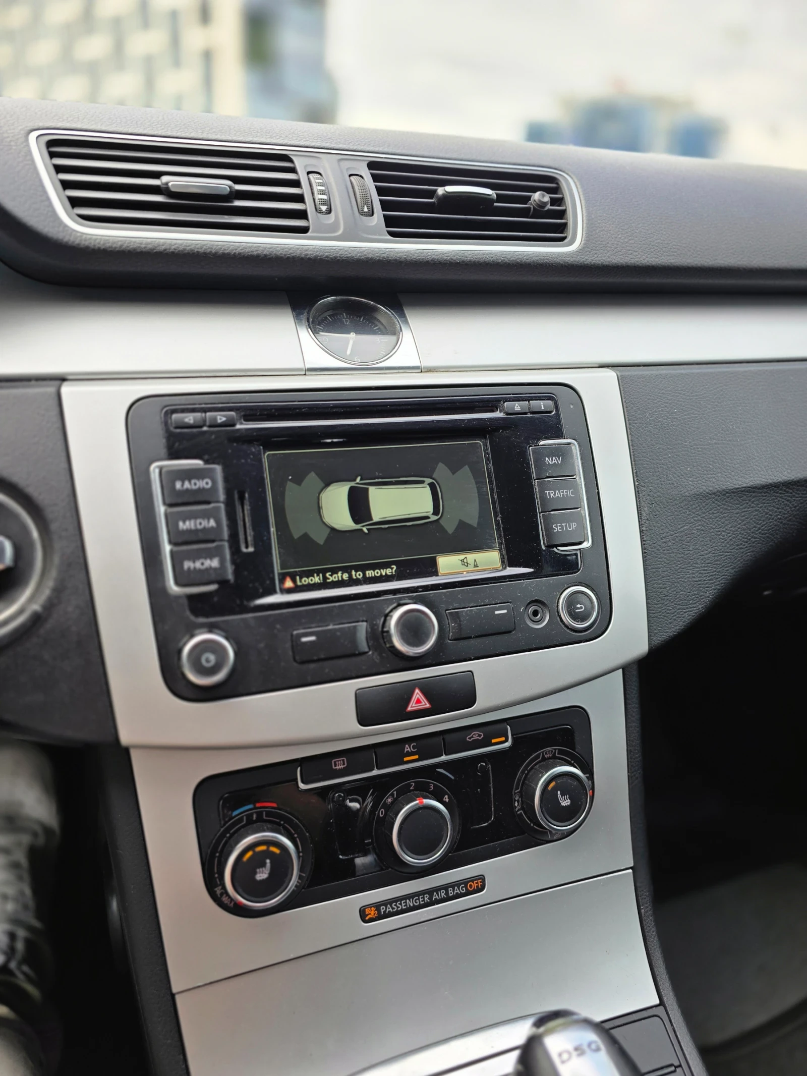 VW Passat 1.4 Фабричен Метан, 360  парктроник, подгрев, авто - изображение 9
