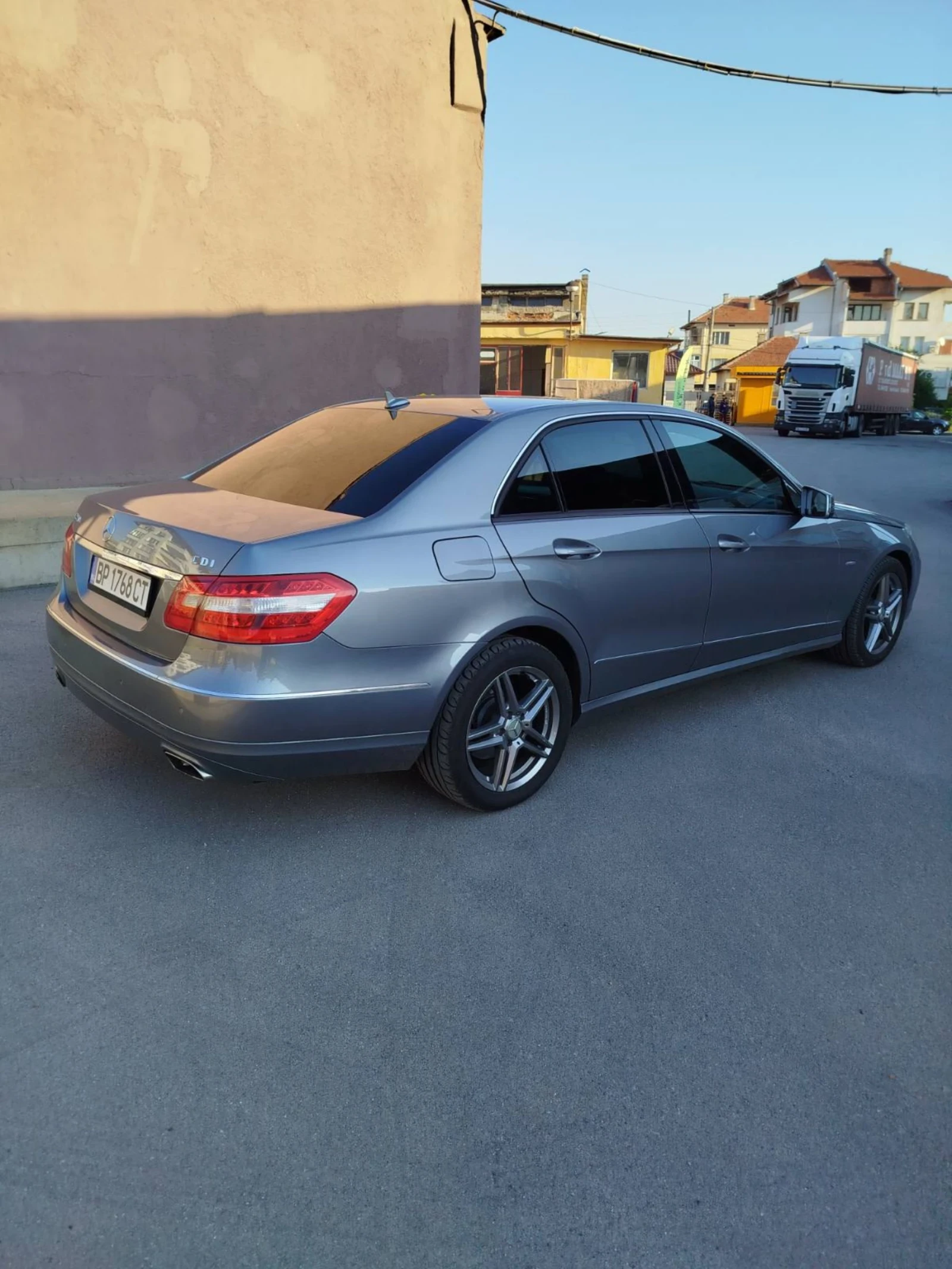 Mercedes-Benz E 220  - изображение 6