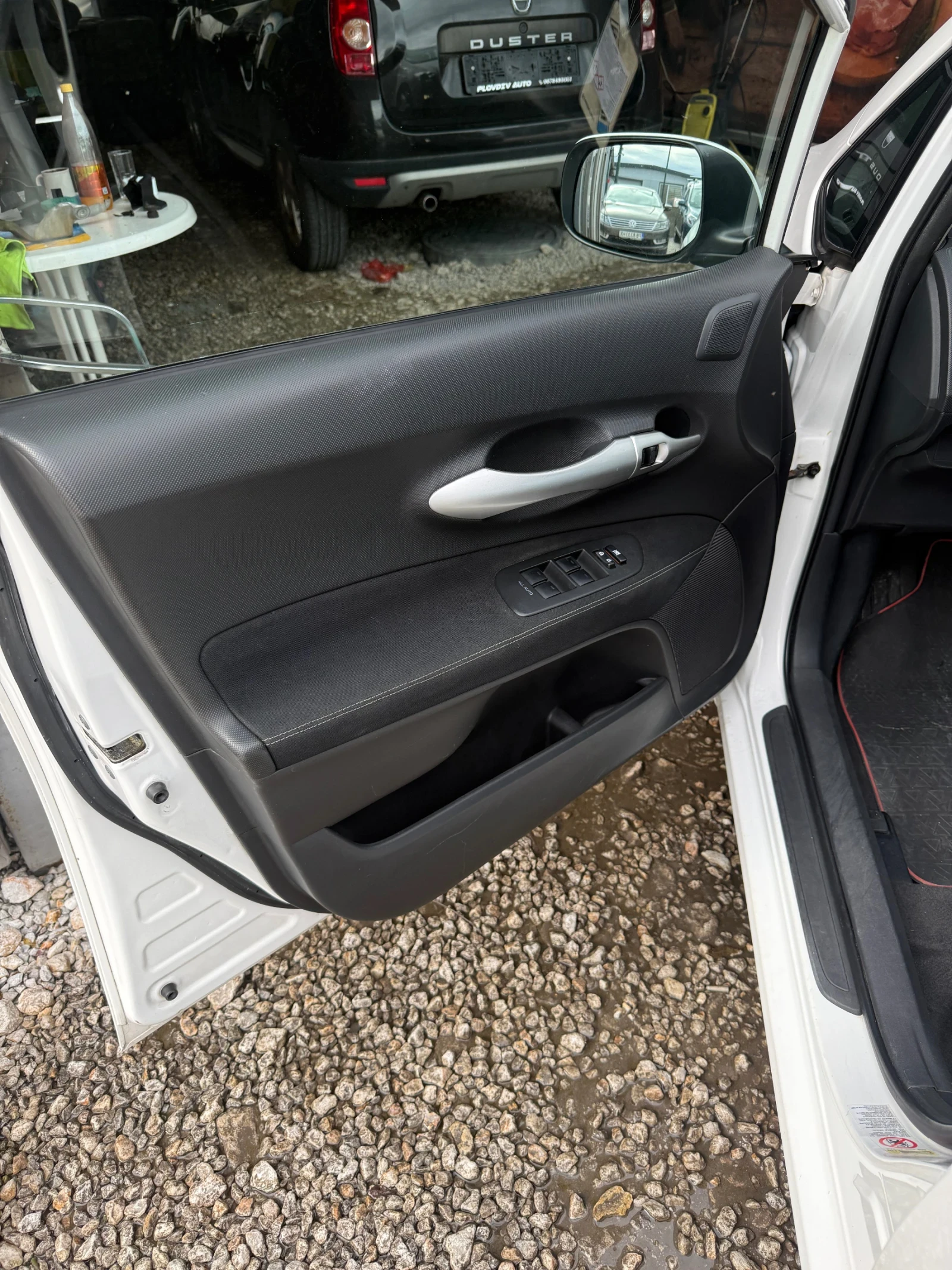 Toyota Auris 1.33i - изображение 10