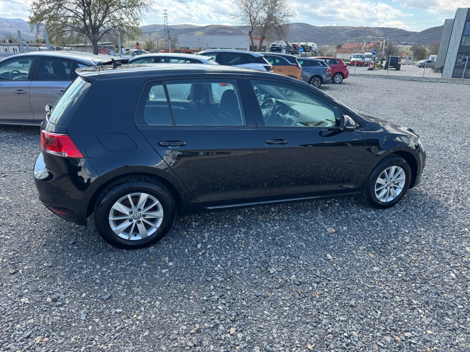 VW Golf 1.6TDI FULL EXTRA, снимка 5 - Автомобили и джипове - 53013683