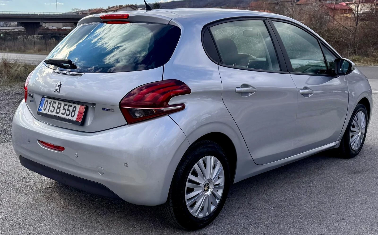 Peugeot 208 1.2 i  - изображение 5