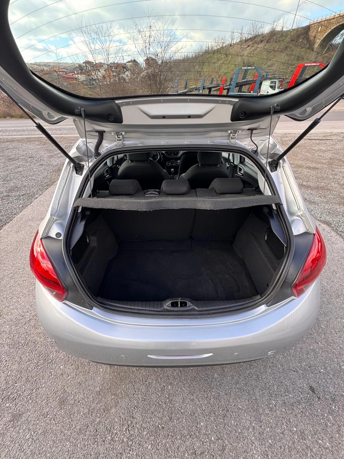 Peugeot 208 1.2 i  | Mobile.bg � ����������� 12