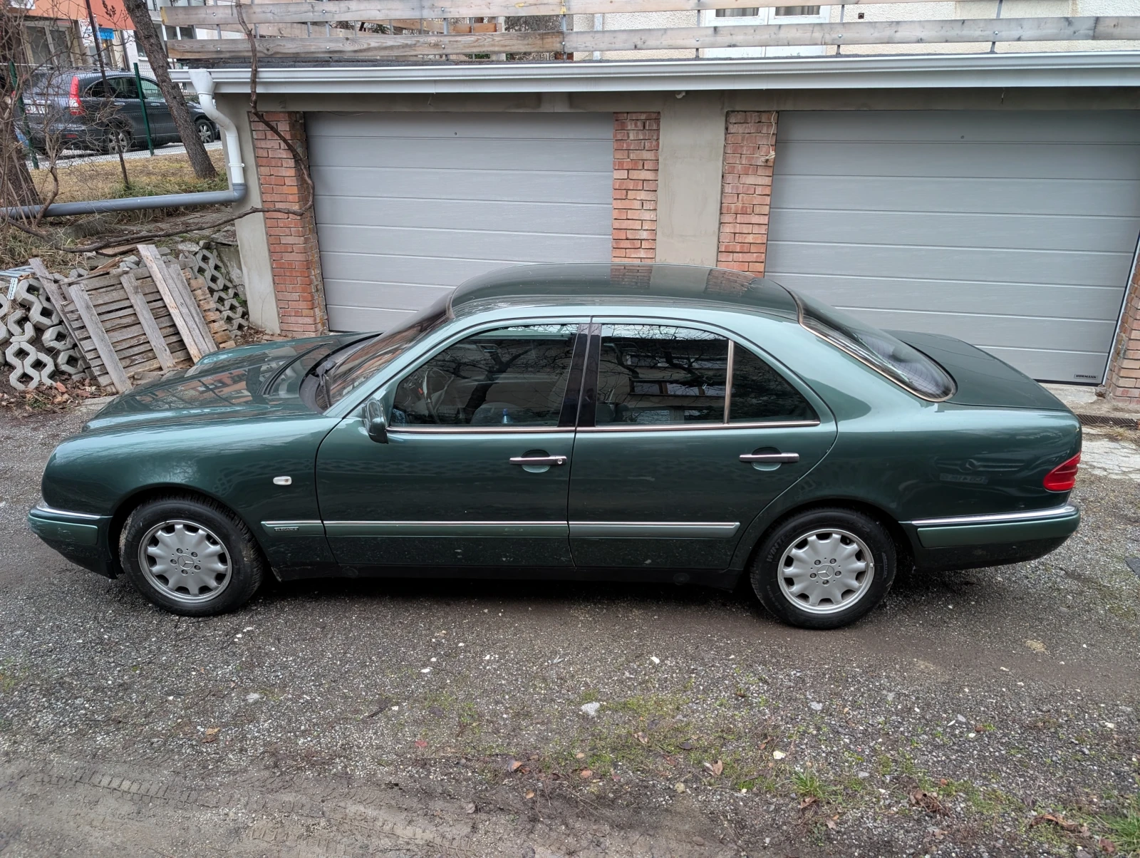 Mercedes-Benz E 290 Elegance - изображение 4