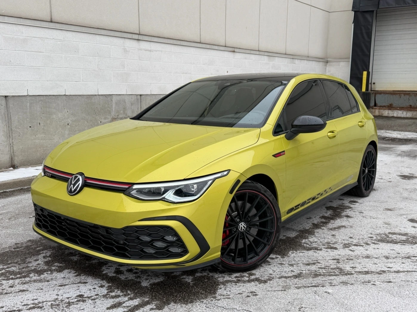 VW Golf GTI 40th Anniversary С РЕГИСТРАЦИЯ & АВТО КРЕДИТ | Auto.bg — изображение 1