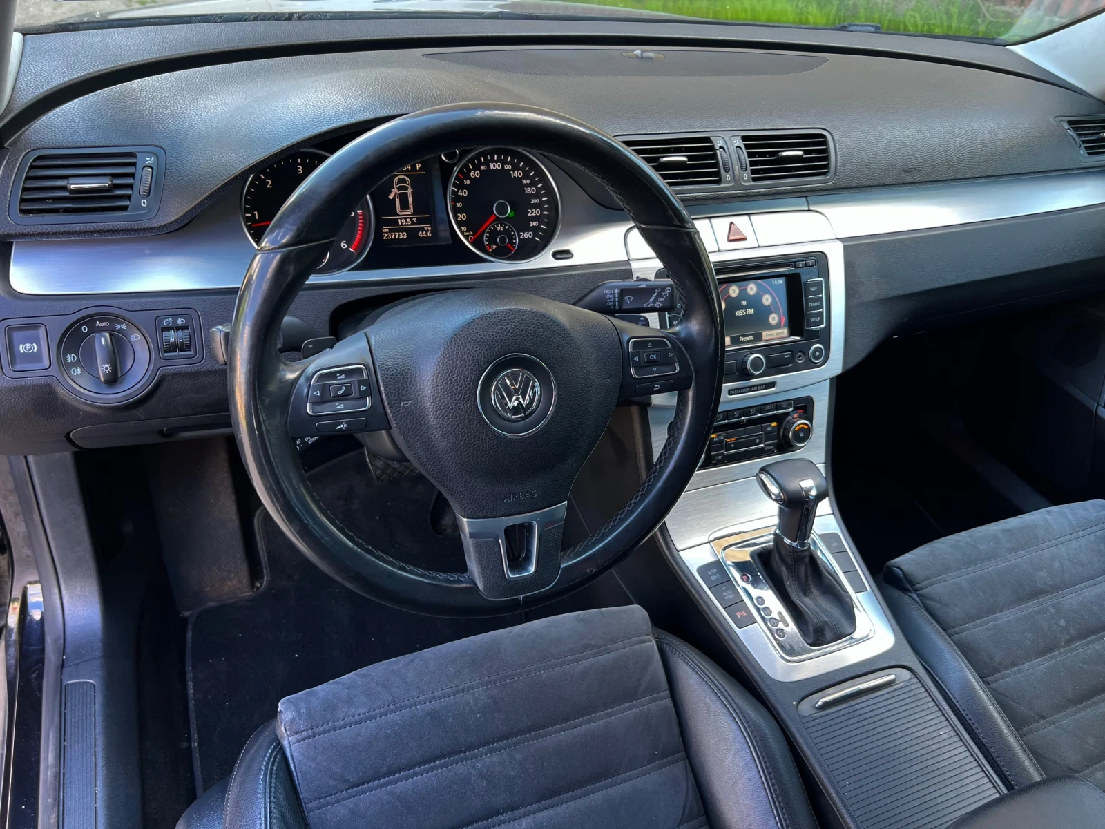 VW Passat 2.0 TDI HIGHLINE, снимка 9 - Автомобили и джипове - 54306878