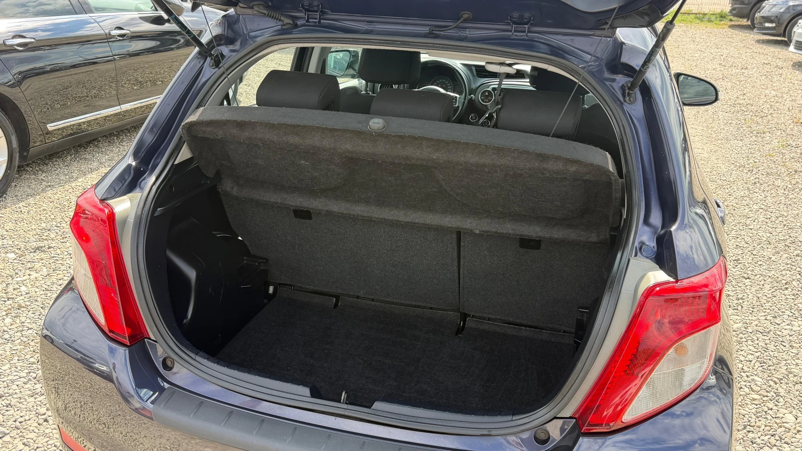 Toyota Yaris, снимка 17 - Автомобили и джипове - 54894820