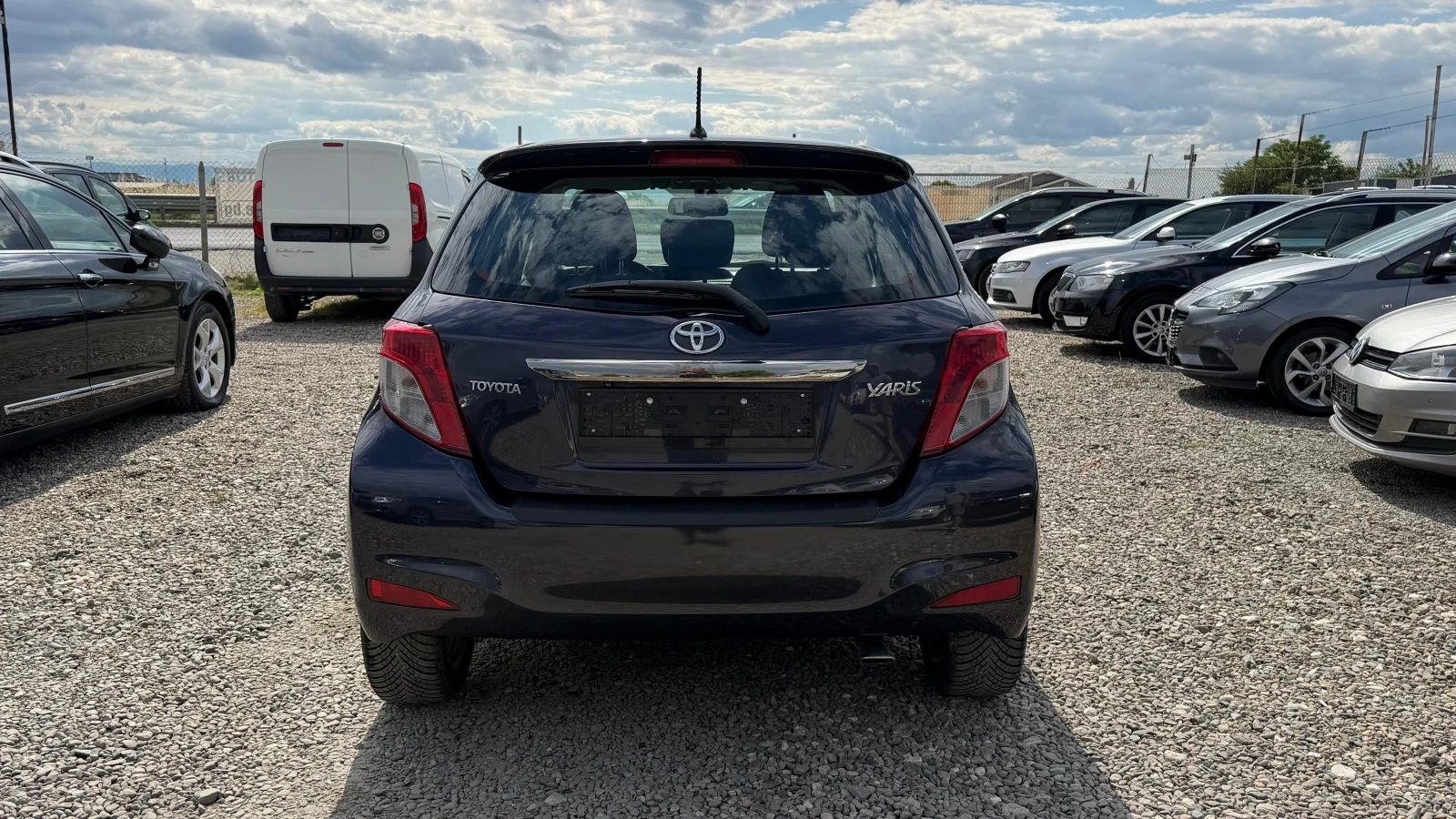 Toyota Yaris, снимка 14 - Автомобили и джипове - 54894820