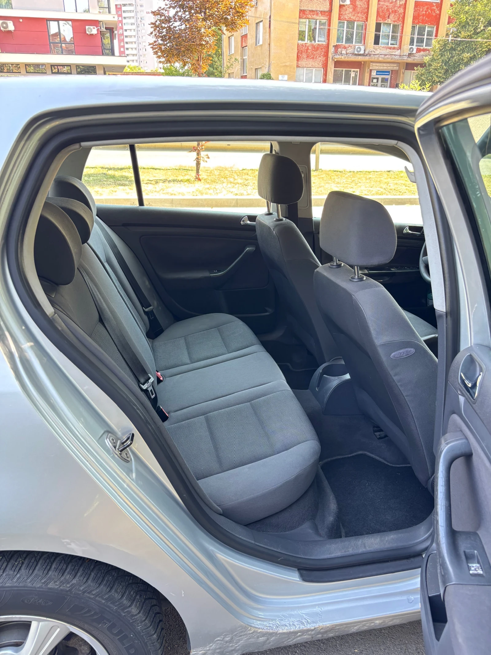VW Golf, снимка 6 - Автомобили и джипове - 55642404