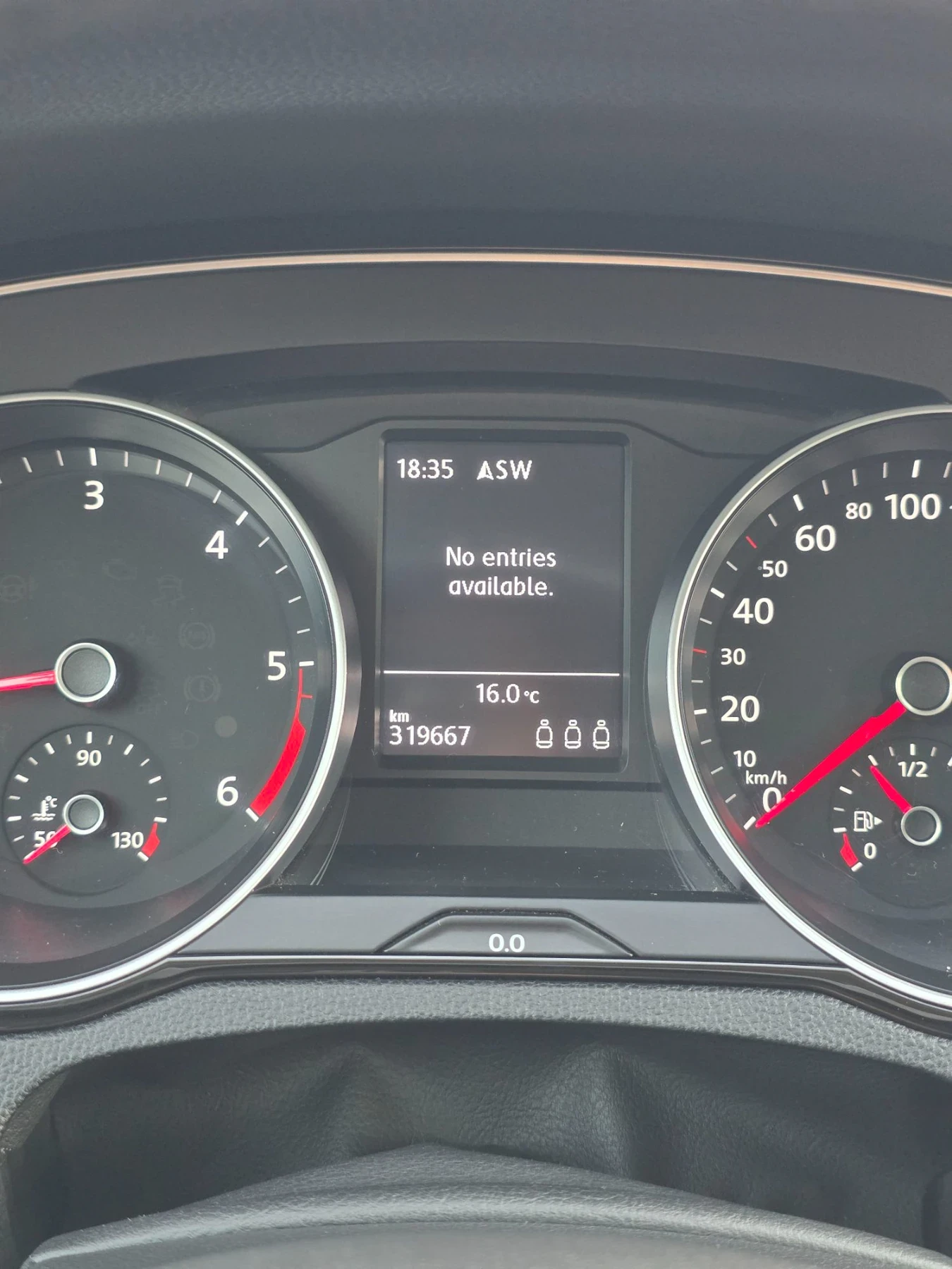 VW Passat B8 Variant / 2.0 TDI / Ръчка, снимка 6 - Автомобили и джипове - 56143055
