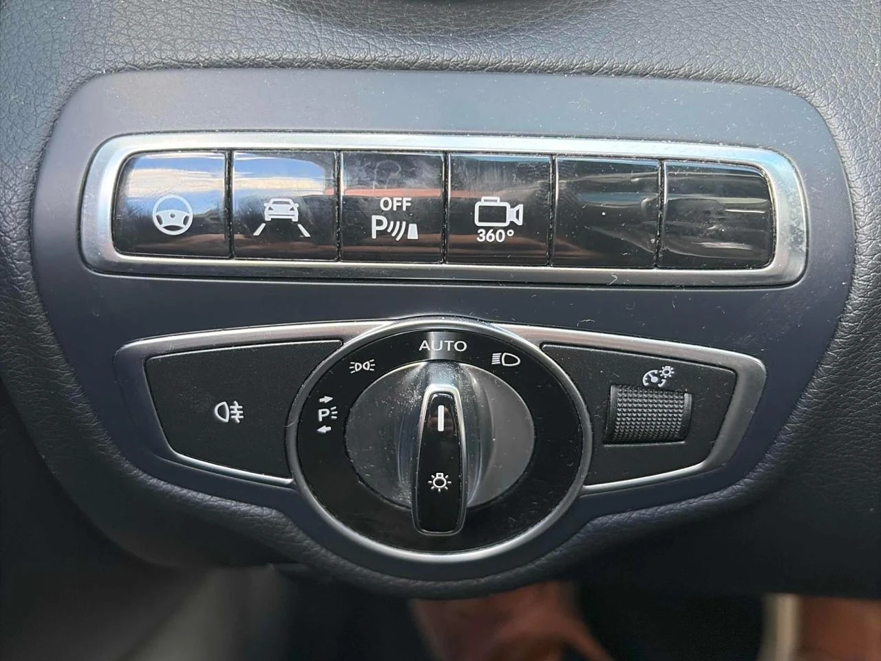 Mercedes-Benz C 300 AMG pack* Distronic* 360* Пано* Подгрев, снимка 13 - Автомобили и джипове - 56315311