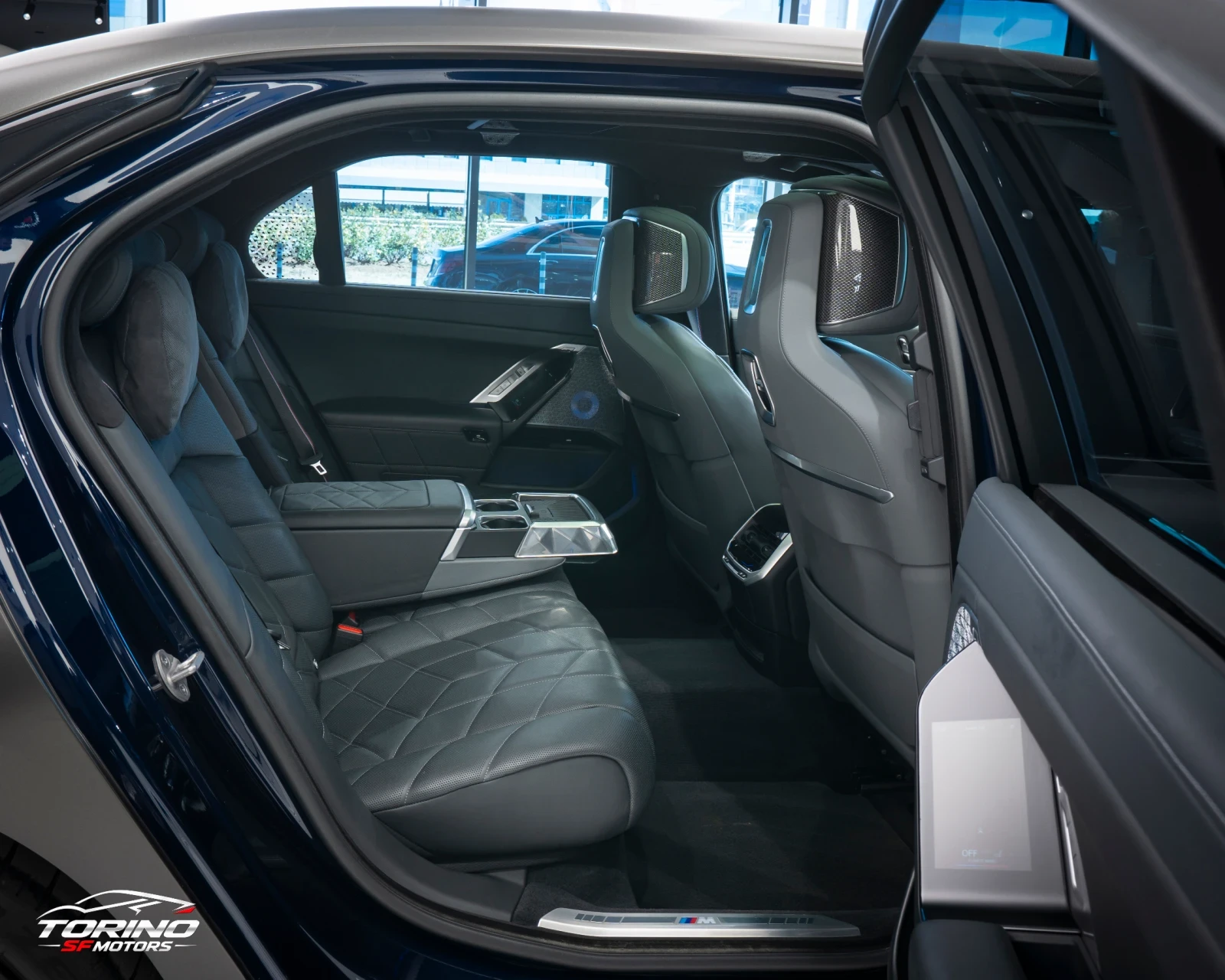 BMW 750  TV* M SPORT PLUS* EXECUTIVE* xDrive* PANO* FULL* , снимка 12 - Автомобили и джипове - 56339581