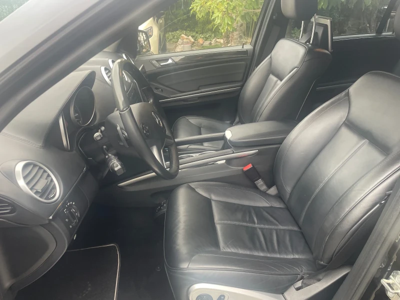 Mercedes-Benz GL 550 388кс Внос Япония, снимка 8 - Автомобили и джипове - 52293431