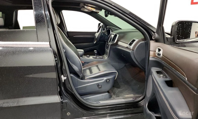 Jeep Grand cherokee, снимка 11 - Автомобили и джипове - 53033836