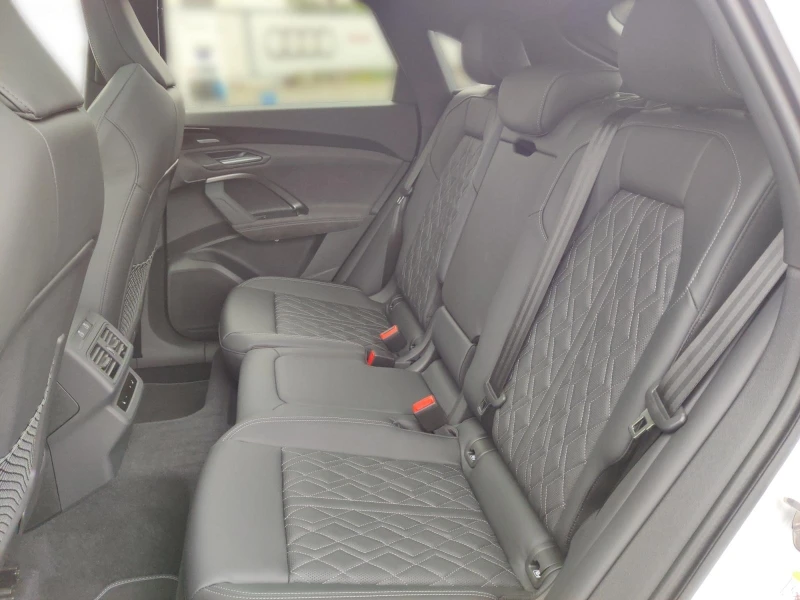 Audi SQ5 TFSI/NEW MODEL/SPORTBACK/B&O/PANO/MATRIX/MMI DISPL, снимка 12 - Автомобили и джипове - 53410332