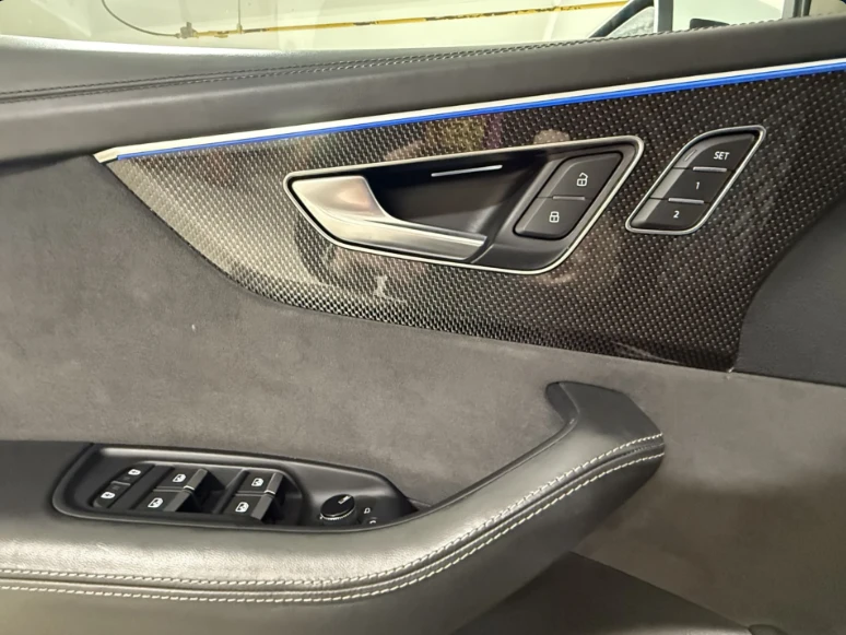 Audi SQ8 B&O* DISTR* PANO* ALCANTARA, снимка 13 - Автомобили и джипове - 53124069